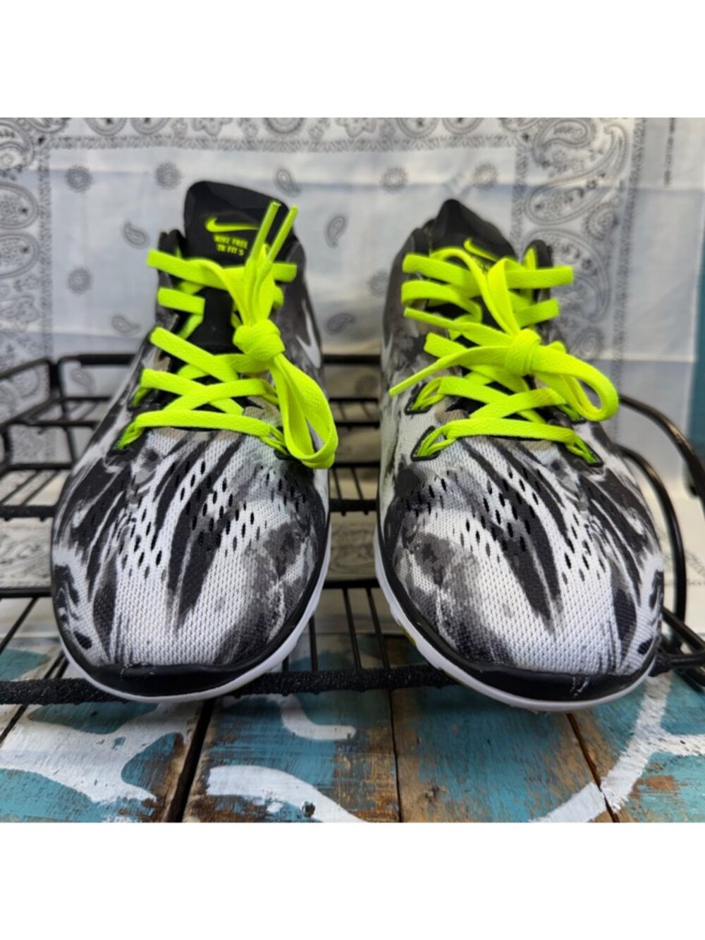 Nike Free 5.0 704695-014 Black Volt White Womens Size 8.5 Running Shoes - Picture 7 of 10